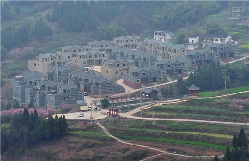 开县郭家镇大西村 48户村民住进"别墅"