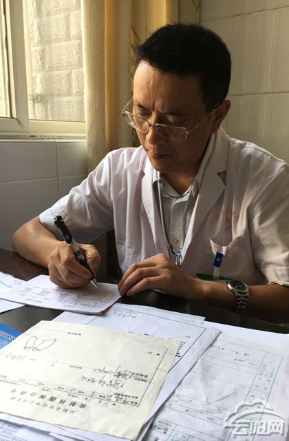 [云阳名医]村民有求必应的乡医 张建成的故事