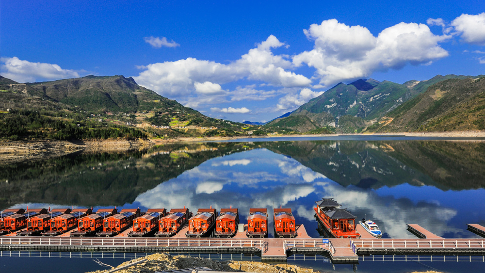 龙缸景区 清水湖