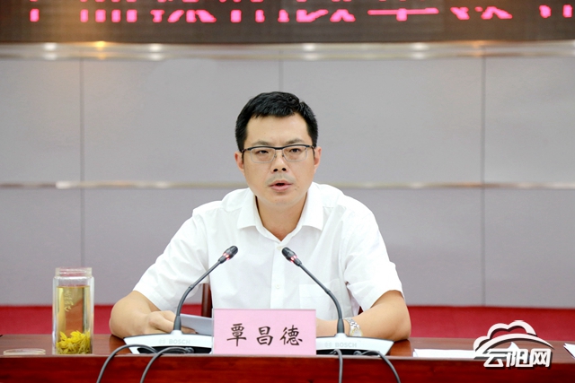 资讯中心 要闻   县委副书记,县长覃昌德着重分析了全县深化改革的