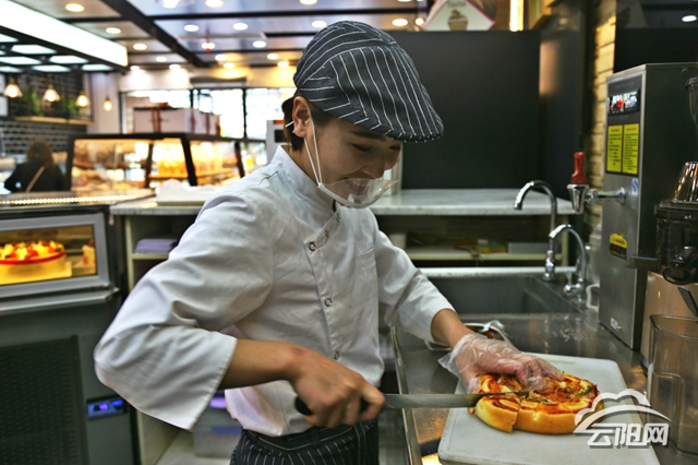 [故事]全春燕:顾客的满意是我们的工作动力